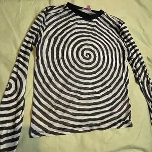 Spiral long sleeve top